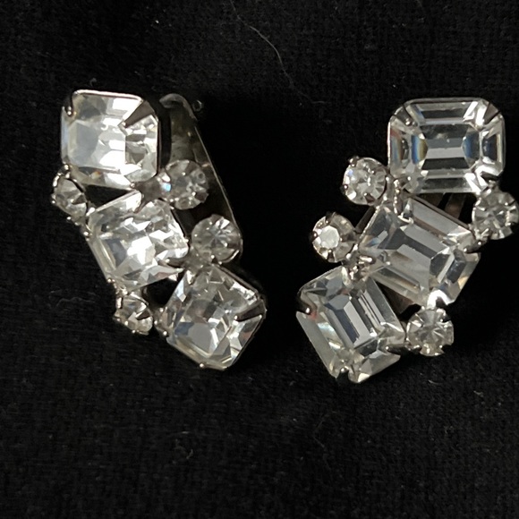 Stunning Vintage Signed Weiss Rhinestone Earrings MINT - Picture 2 of 5